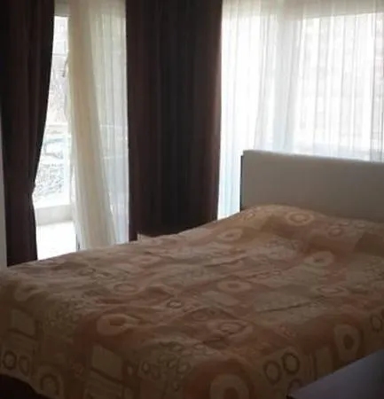 Crystal Garden Apartman